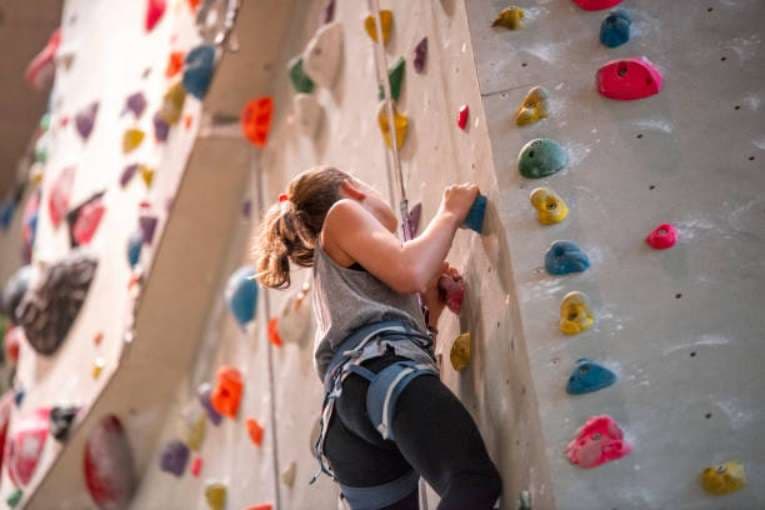 Szkoła Wspinania Drytooling – Wspinaczka Krowodrza Małe Grupy
